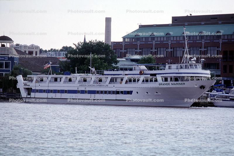 Grande Mariner, American Canadian Caribbean Line, Alexandria, Dock, Potomac River