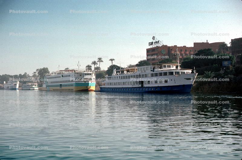 Nile River, Hilton boats