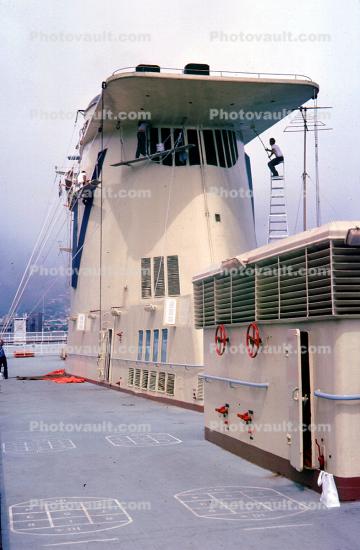 SS Fairwind, Painting the Smoke Stack, MRO, IMO: 5347245, Ocean Liner