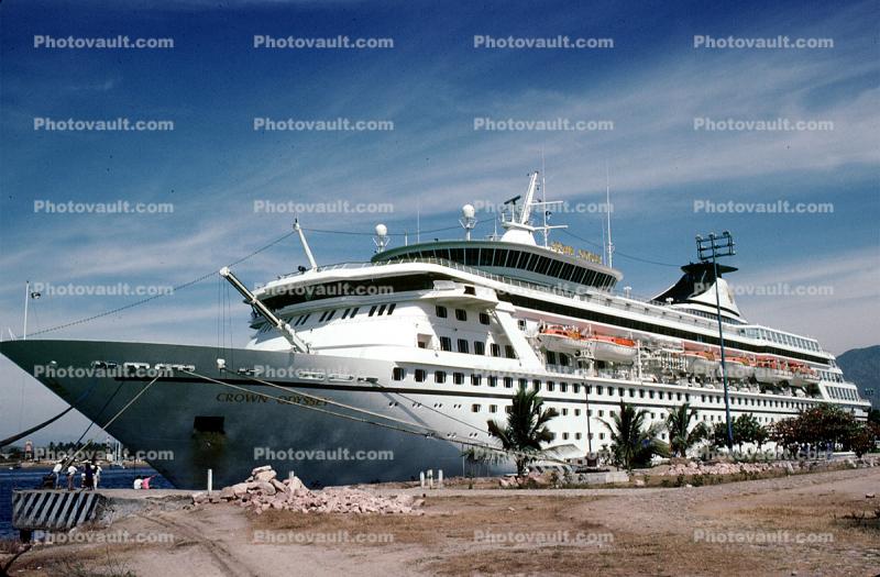 Crown Odyssey, Dock, Puerto Vallarta, IMO: 8506294