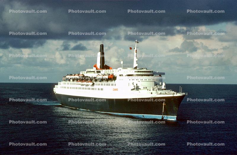 RMS Queen Elizabeth 2, Cunard Lines, Saint Thomas
