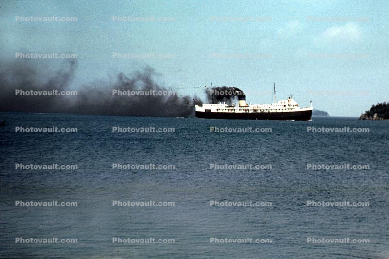 Great Lakes Steamer, smoke