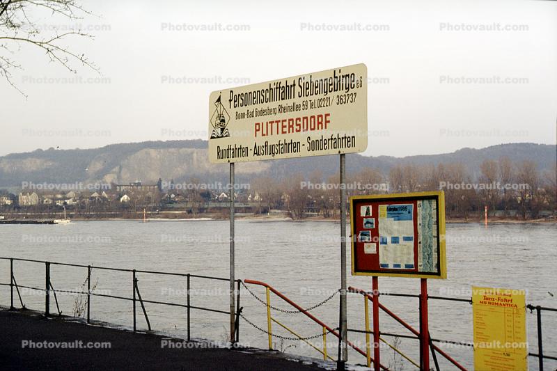 Puttersdorf, Dock, Rhine River, (Rhein), January 1986, 1980s