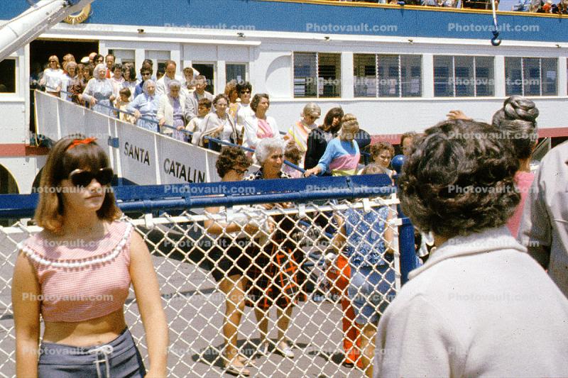 Passengers, disembarking, Santa Catalina ferry ship, Ferry, Ferryboat, 1965, 1960s