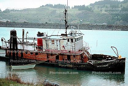 Mary D. Hume, Sunken Boat, Gold Beach, Oregon, Rogue River, rowboat