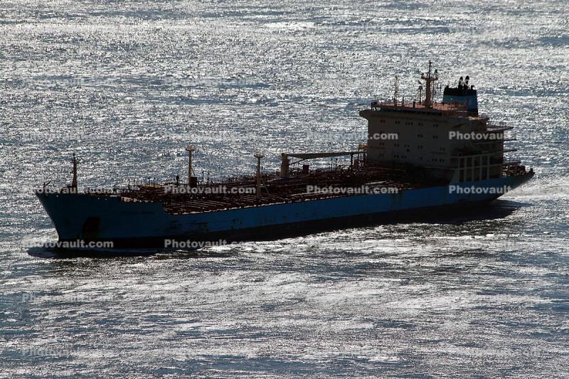 Maersk Bering, Entering the Golden Gate, Oil/chemical Tanker, IMO: 9299422