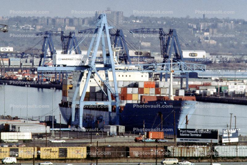 Adrian Maersk, Containership, Port Newark, Dock, Harbor, Gantry Crane, IMO: 9260457