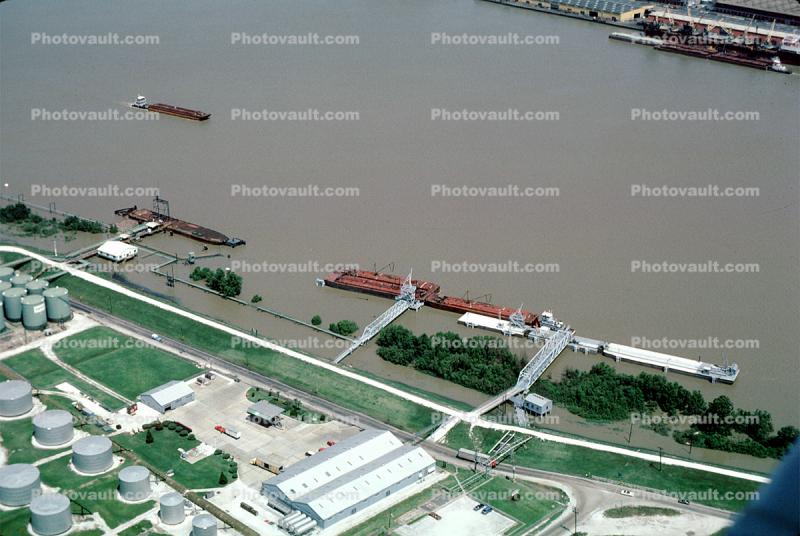 Tugboat, Pusher Tug, docks