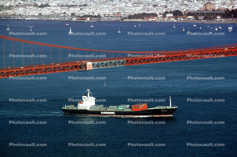 Ever Valor Container Ship, Evergreen Shipping, IMO: 7729265, Golden Gate Bridge