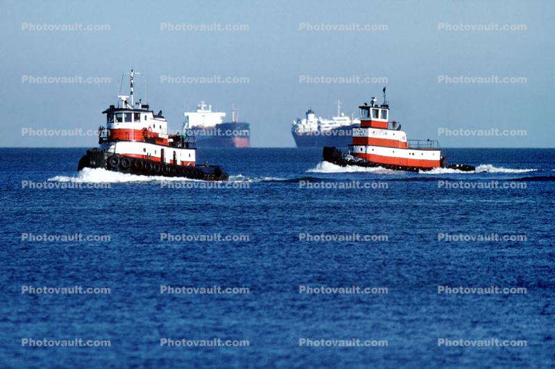 Tug Boat Bearcat, Oil Tanker Ships