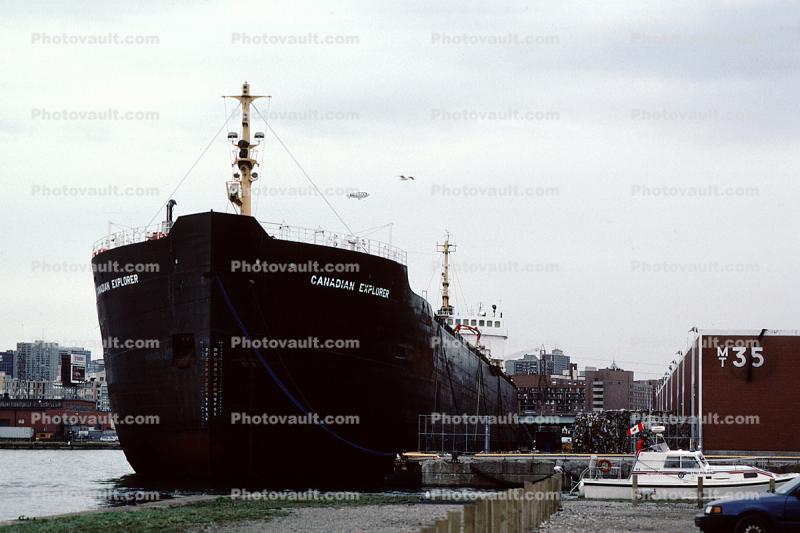 Canadian Explorer, straight deck bulk carrier, Bow, Dock, Harbor