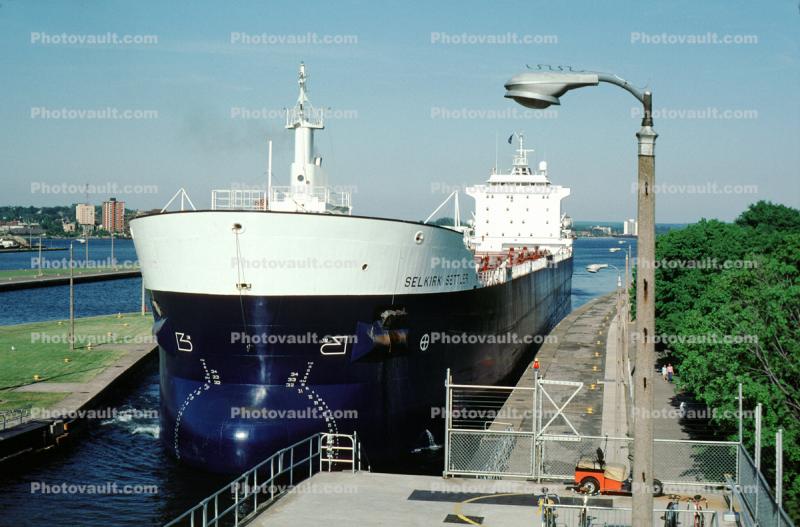 Lake Superior Freighter MV Selkirk Settler, Bulk Carrier, IMO:	8119261, Canal