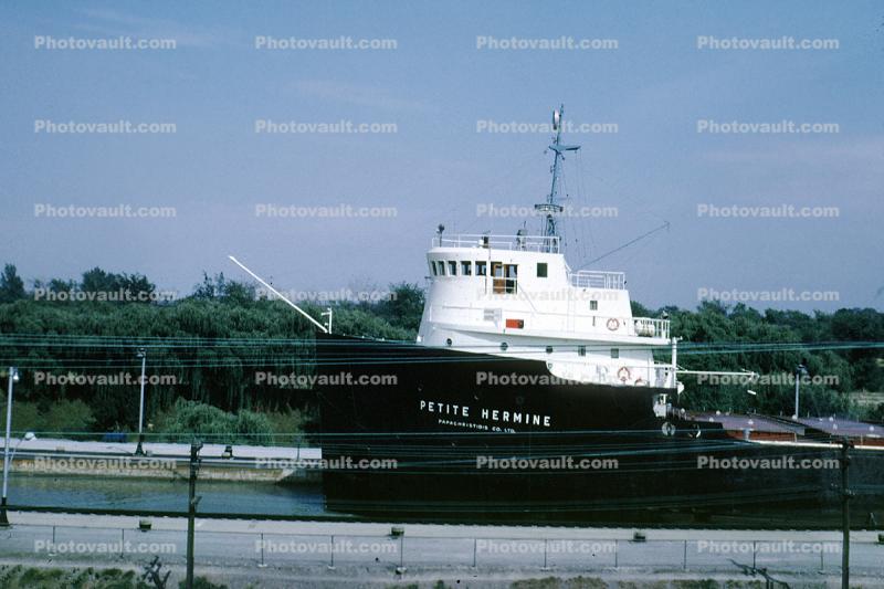 Petite Hermine ship, Great Lakes bulk steamer, August 1970