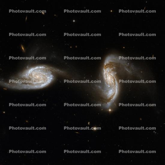 Hubble Interacting Galaxy NGC 5257