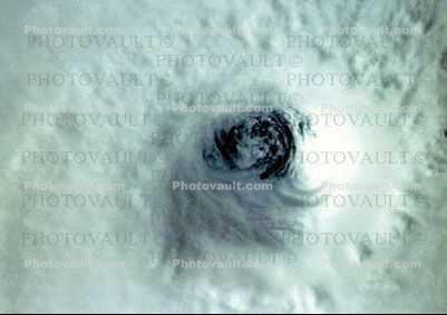 Hurricane, Eye, Center