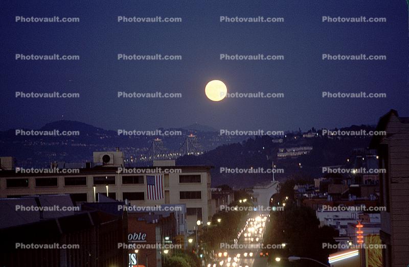 Moonrise over the city, Bay Street, East Bay Hills