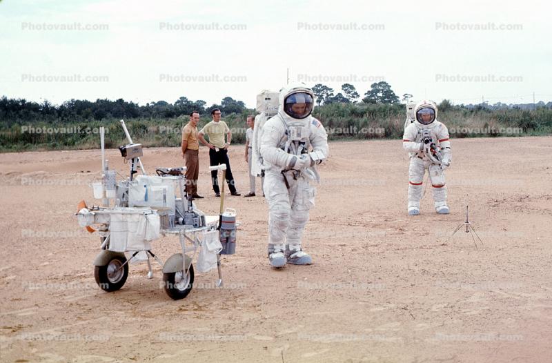 Moonwalkers, Spacesuit, Modular Equipment Transporter (MET), Pull Cart for the Moon, Apollo-14, training