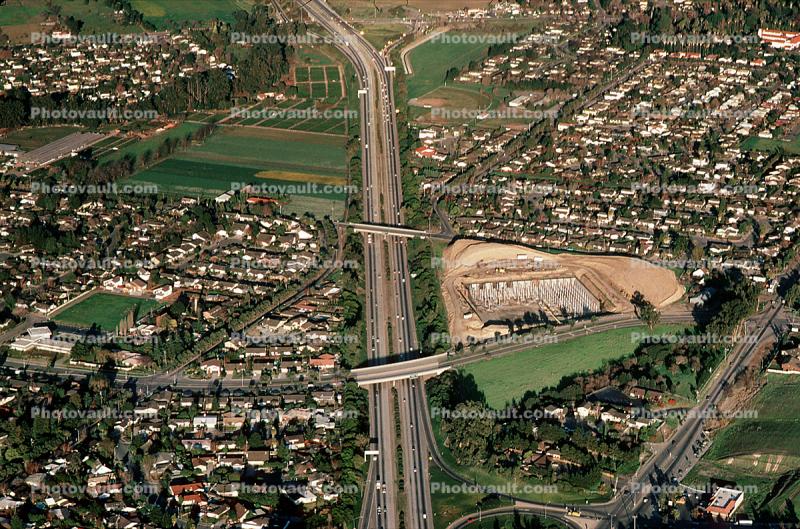 US Highway 101, Freeway, suburbia, suburban, homes, houses, neighborhood