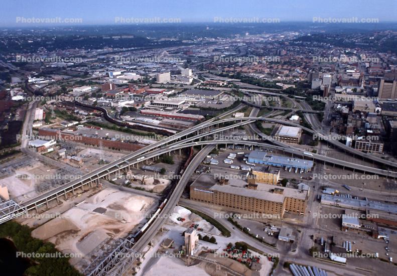 T-Bone Interchange, Stack interchange, Interstate Highway I-75, I-71, Maze, tangle, overpass, underpass, intersection, exit, entrance, Cincinnati, urban