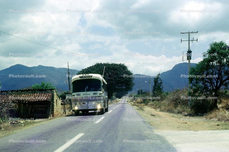 Dina Bus, Highway, road, village, Oaxaca