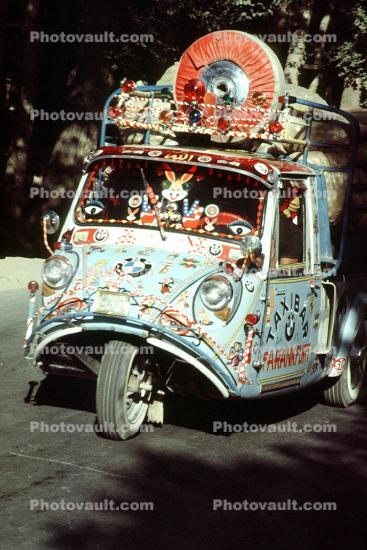 triwheeler, three-wheeler, 3-wheeler, jitney, artistic vehicle, microcar, Teheran, 1974, 1970s