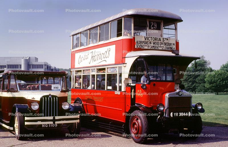 Victoria Touring bus, 1940s