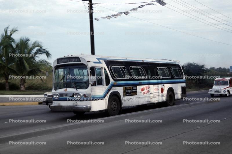 GM 8230 Bus in Mazatlan, November 1992, 1990s