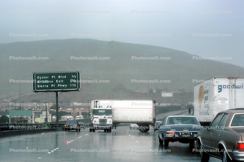 Highway 101, Rain, Wet, slippery, cars, San Bruno, California, USA, Goodwill, Jackknife