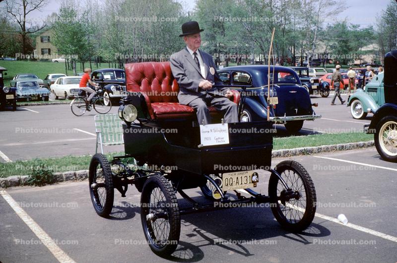 1903 Centaur Electric Car, Man, suit, hat