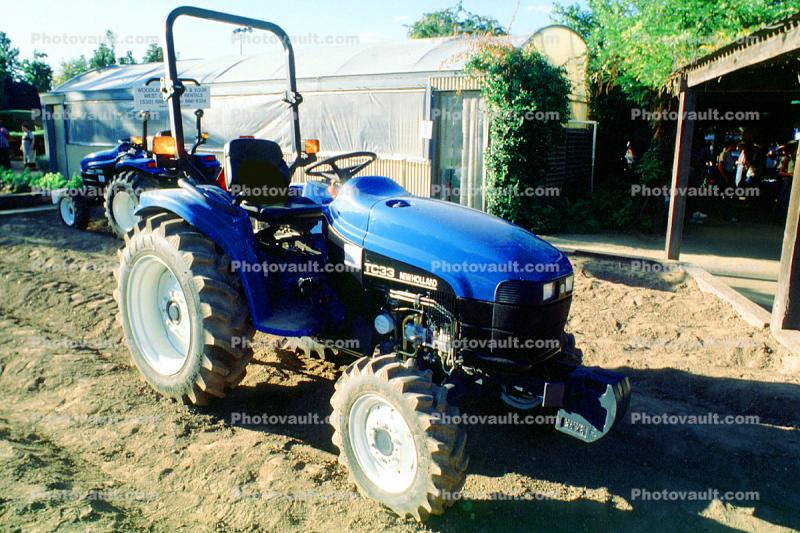 New Holland, TC33 tractor