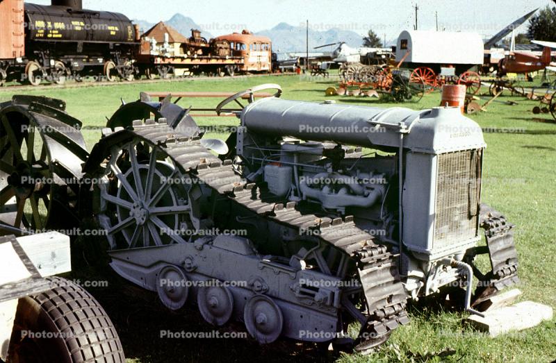 Fordson Model F Crawler, FORDSON-track Tractor