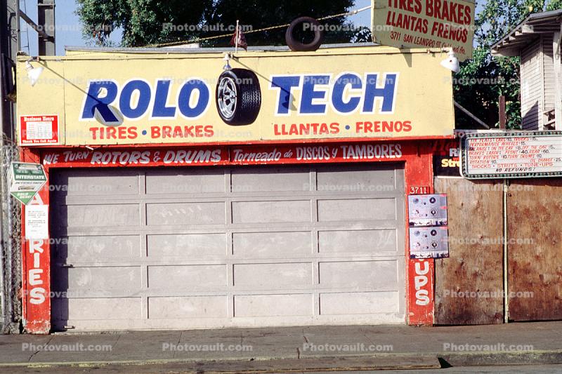 Rolo Tech, Garage Door, sidewalk