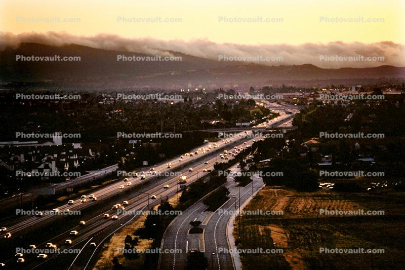 Highway 101, Sunnyvale, looking north, Level-C traffic, Silicon Valley