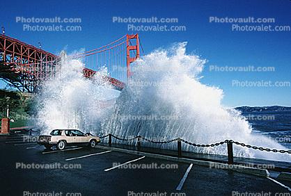 Golden Gate Bridge splash