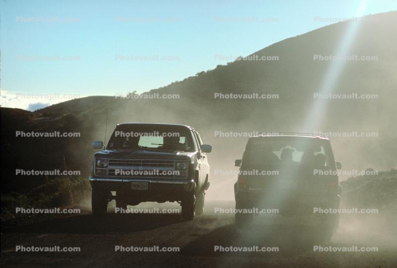 car, automobile, Vehicle, SUV, Dust, dusty, near the top of Mauna Kea