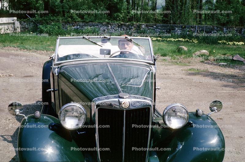 Morris Garage, Roadster, headlamps, radiator grill, Car, Vehicle, Automobile, windshield, fenders, 1950s