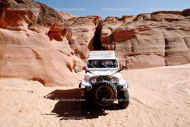 Jeep, Slot Canyon, Page, Arizona