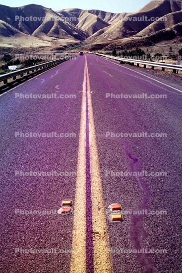 yellow Stripe, Road, Roadway, Highway, hills, Highway 198, west of Coalinga