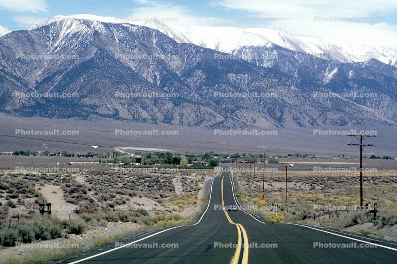 Eastern Sierra Mountain Range, Owens Valley, US Highway 395