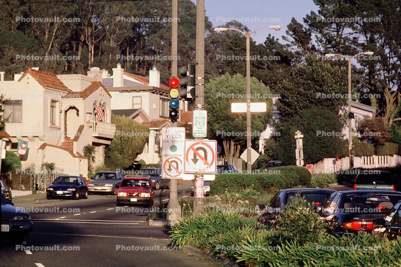 Traffic Signal Light, Portola Avenue, homes, buildings