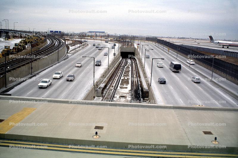 Road, Roadway, Interstate Highway I-90, skyway, O'hare Airport, expressway, car, automobile, Vehicle, cars, automobiles, vehicles