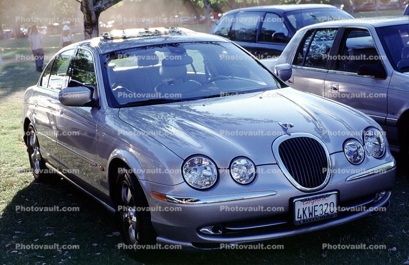 Jaguar, automobile