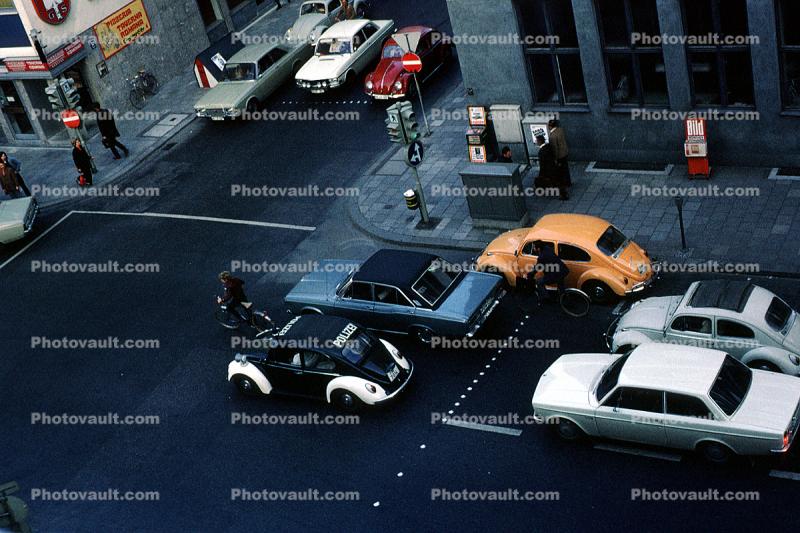 Intersection, Volkswagen Beetle, street, Car, Vehicle, Automobile, September 1970, 1970s