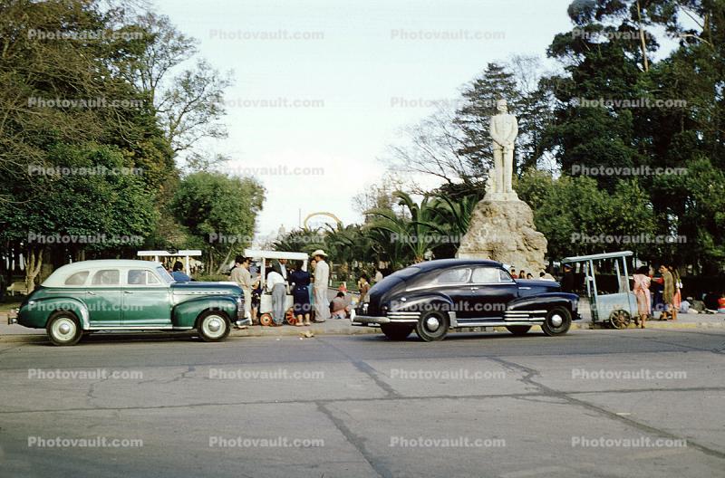 Cars, Statue, Toluca, 1940s