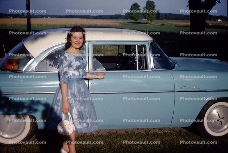 1955 Ford Customline, woman, two-door coupe, 1950s