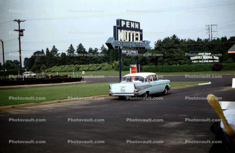 1957 Chevy Bel Air, fins, four-door sedan, Penn Motel, Mount Sholom Roosevelt Memorial Park, July 1958, 1950s