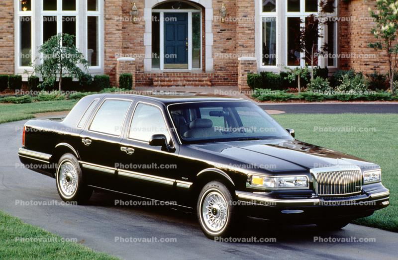 1995 Lincoln Town Car, 4-door Sedan 