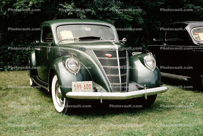 1937 Lincoln Zephyr, 4-door, 1930's