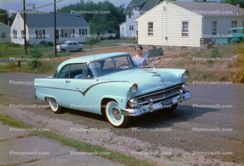 1955 Ford Fairlane Crown Victoria, 2-door coupe, 1950s