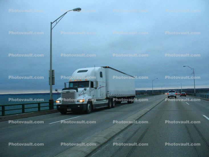 Mackinac Bridge, Semi-trailer truck, Semi